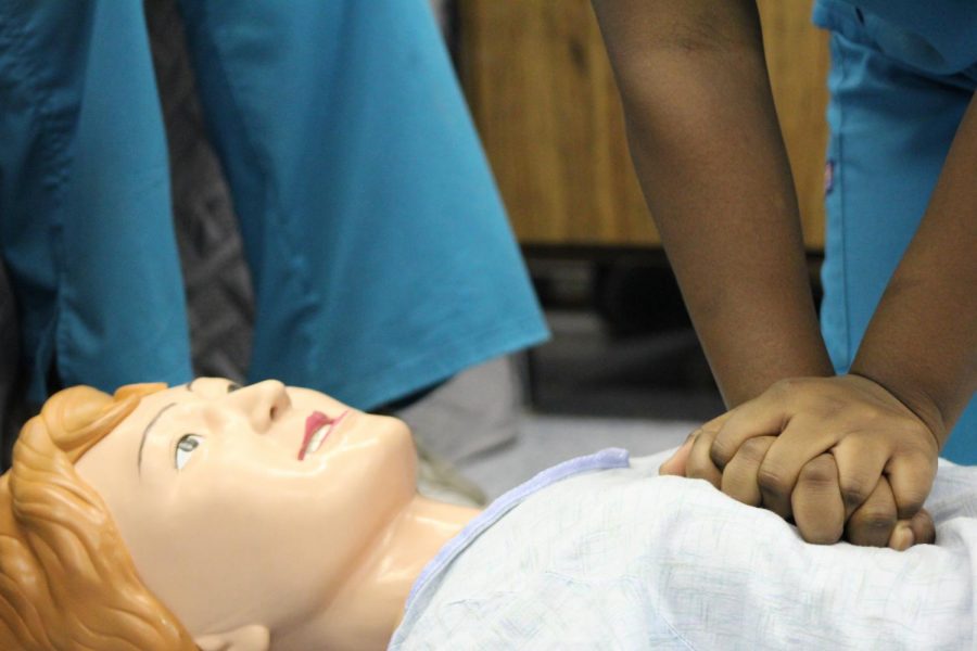 On+October+5th%2C+PBSC+students+came+to+Inlet+grove+to+teach+hands-only+CPR.
