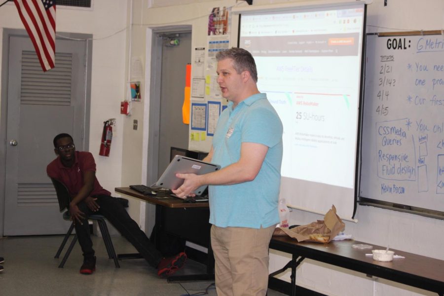 FUTURE OF TECHNOLOGY: Guest speaker Michael Harris, senior technical manager for a  cloud services technology company, talked to Mr. Martinez Web Design students about his company.