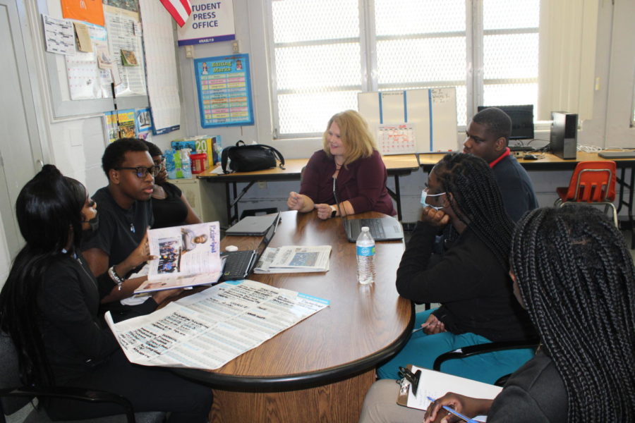 DEVELOPMENT%3A+Ms.+Shannon%2C+Walsworth+representative+visited+the+Advance+Journalism+class+to+discuss+the+yearbook+progress+.
